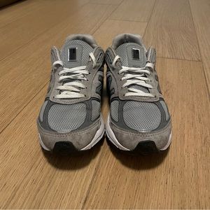 New Balance 990v5 made in USA - size 6.5 women’s